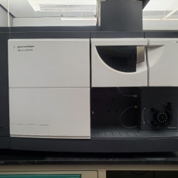 Agilent 725 ICP-OES with ASX-500 Series Autosampler