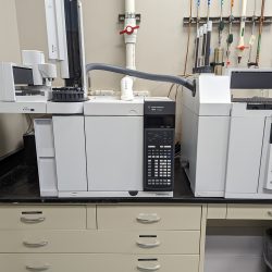 Agilent 7890B with FID, uECD and TCD, 7697A Headspace and 7693A Liquid Autosamplers