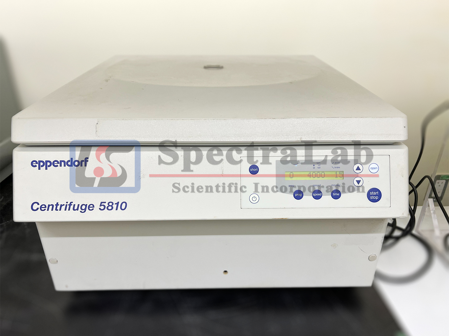 Eppendorf Centrifuge 5810 1